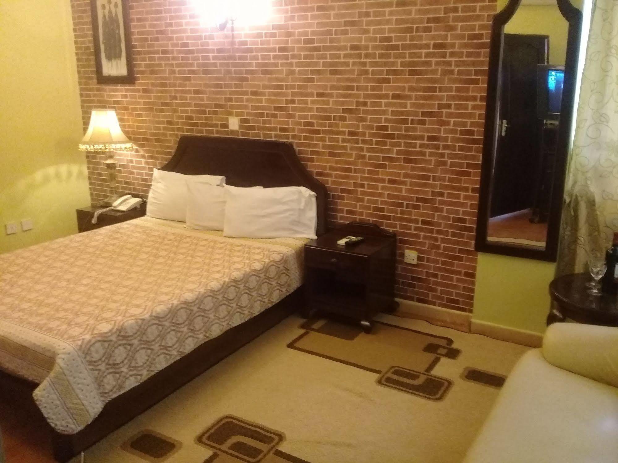 Osy Grand Hotel Moshi Kilimanjaro Tanzania Zewnętrze zdjęcie